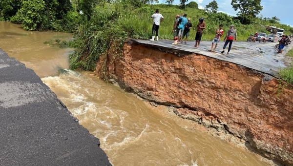 Ricardo Araújo, do Dnit, diz que previsão para liberar tráfego na BR-364 é até o final da tarde
